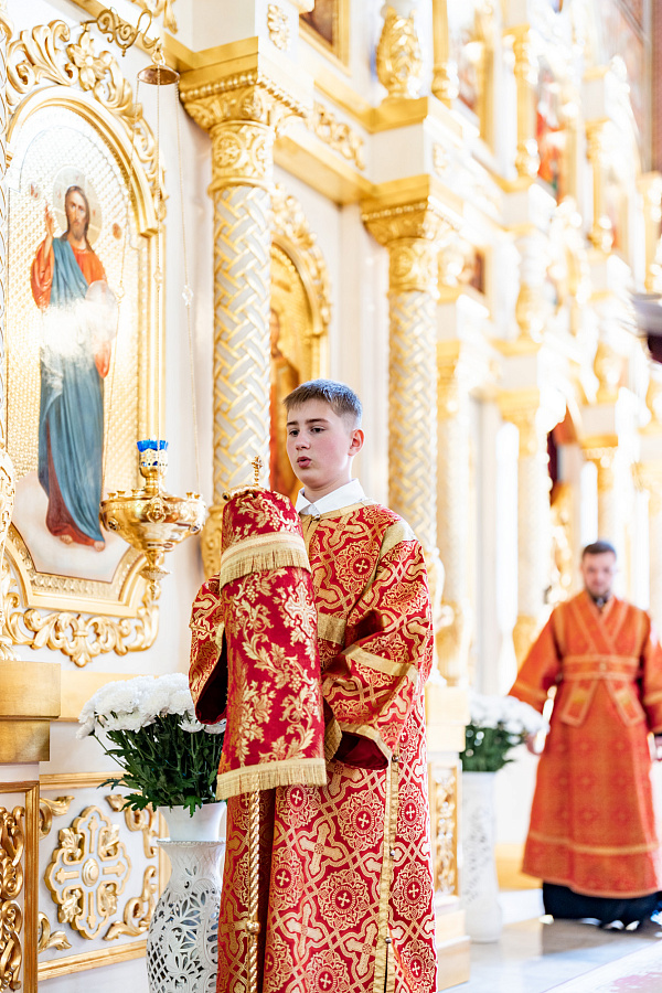 Божественная литургия во Всехсвятском храме города Серпухова